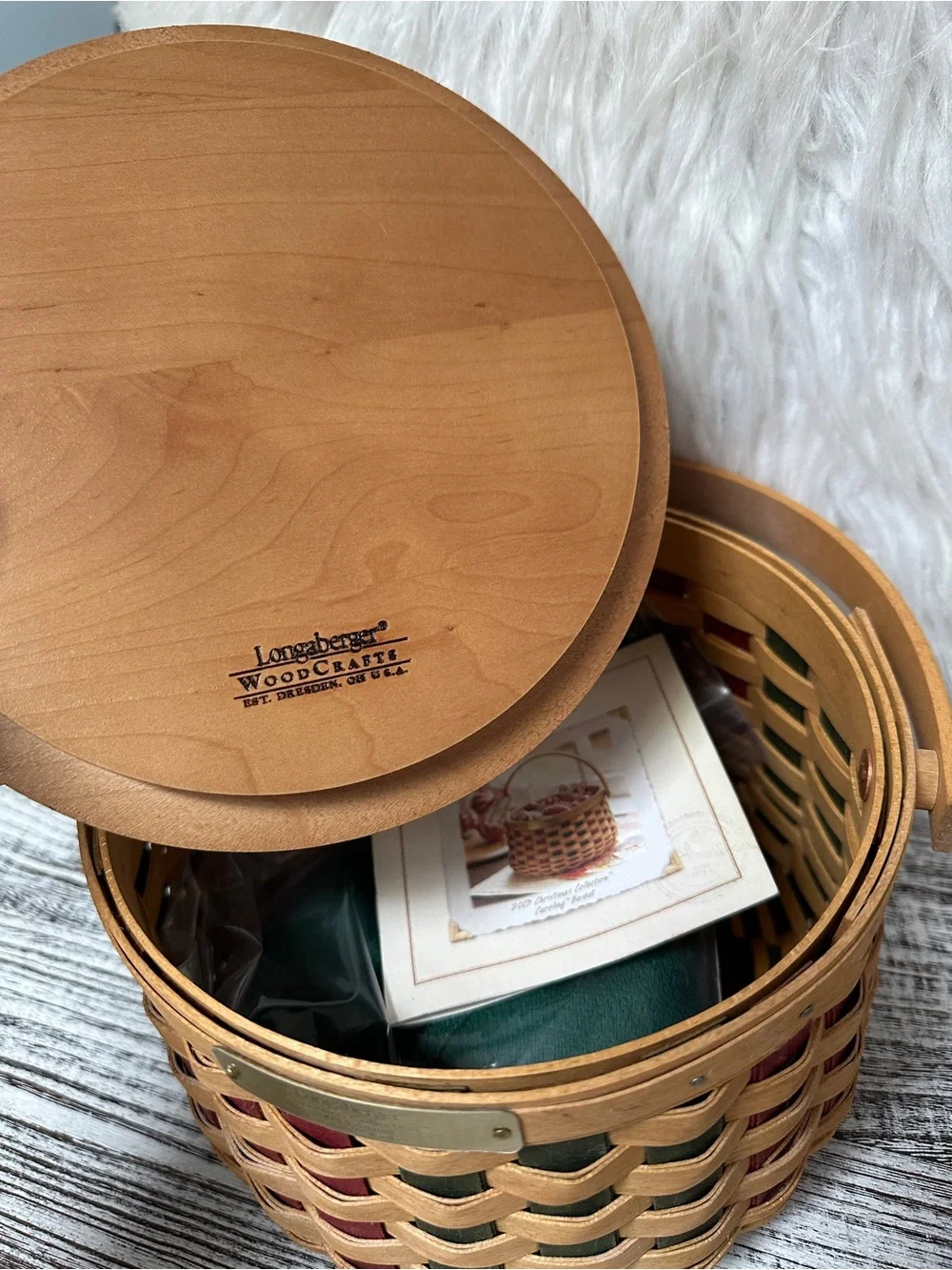 Longaberger 2003 Christmas Collection Caroling basket w/ lid & booklet new liner